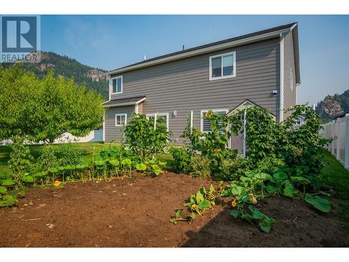 1532 Aspen Lane, Castlegar, BC - Outdoor