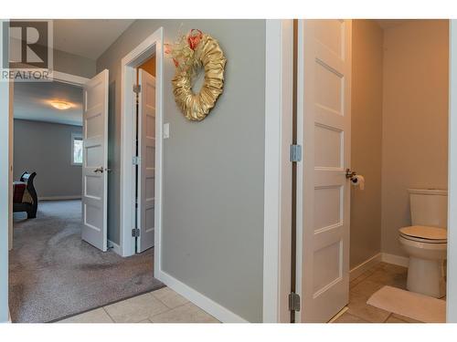 1532 Aspen Lane, Castlegar, BC - Indoor Photo Showing Bathroom