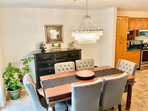 706 Central Avenue, Midway, BC - Indoor Photo Showing Dining Room