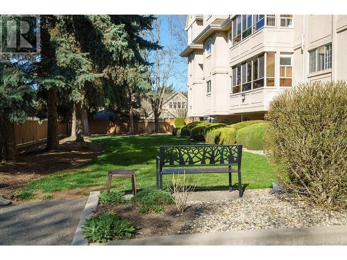 1055 Lawrence Avenue Unit# 202, Kelowna, BC - Outdoor