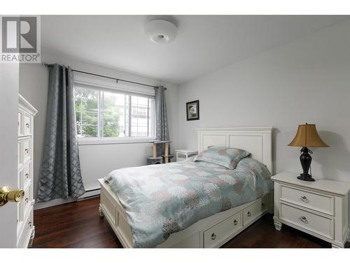 1055 Lawrence Avenue Unit# 202, Kelowna, BC - Indoor Photo Showing Bedroom