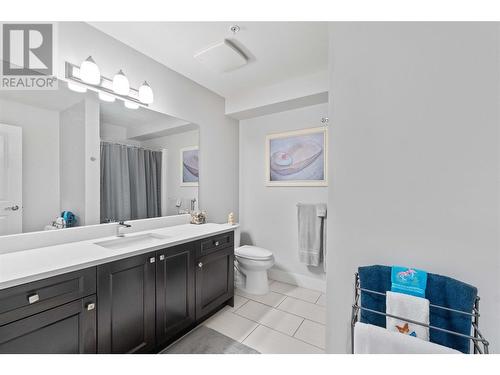 330 4 Avenue Se Unit# 306, Salmon Arm, BC - Indoor Photo Showing Bathroom