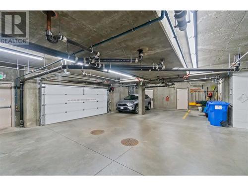 330 4 Avenue Se Unit# 306, Salmon Arm, BC - Indoor Photo Showing Garage