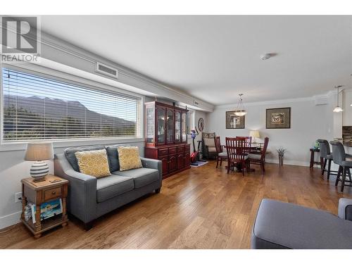 330 4 Avenue Se Unit# 306, Salmon Arm, BC - Indoor Photo Showing Living Room