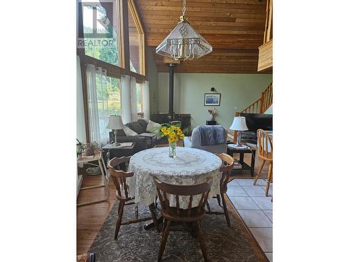 432 Bayles Road, Nakusp, BC - Indoor Photo Showing Dining Room