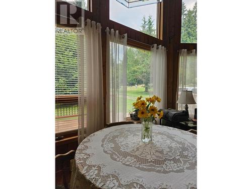 432 Bayles Road, Nakusp, BC - Indoor Photo Showing Dining Room