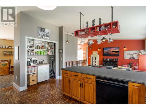 3990 Eastwood Drive, Kelowna, BC - Indoor Photo Showing Kitchen