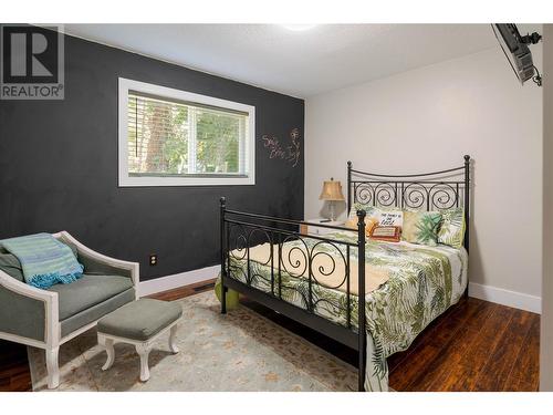 3990 Eastwood Drive, Kelowna, BC - Indoor Photo Showing Bedroom