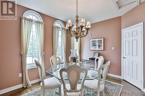 508 Stone Road, Aurora (Aurora Grove), ON - Indoor Photo Showing Dining Room