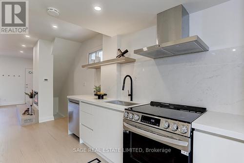 15 Cambrai Avenue, Toronto (Woodbine-Lumsden), ON - Indoor Photo Showing Kitchen