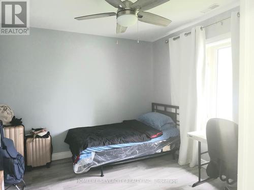 3035 Victory Crescent, Mississauga (Malton), ON - Indoor Photo Showing Bedroom