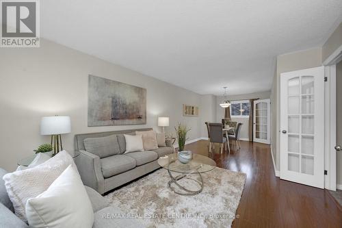 38 Erinlea Crescent, Erin, ON - Indoor Photo Showing Living Room