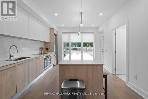 29 Rockmount Crescent, Gravenhurst, ON - Indoor Photo Showing Kitchen With Upgraded Kitchen