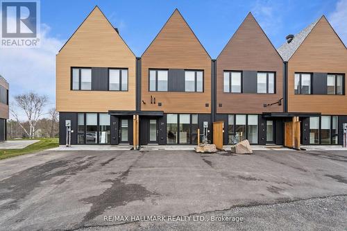 29 Rockmount Crescent, Gravenhurst, ON - Outdoor With Facade