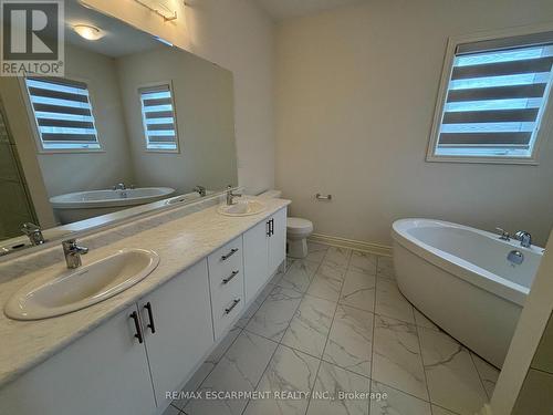 47 Bloomfield Crescent, Cambridge, ON - Indoor Photo Showing Bathroom