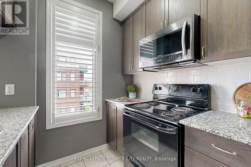 312 - 54 Sky Harbour Drive, Brampton, ON - Indoor Photo Showing Kitchen