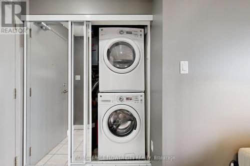 312 - 54 Sky Harbour Drive, Brampton, ON - Indoor Photo Showing Laundry Room