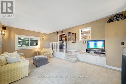 625 Golf Club Road, Hamilton, ON - Indoor Photo Showing Living Room With Fireplace