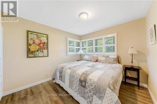 625 Golf Club Road, Hamilton, ON - Indoor Photo Showing Bedroom