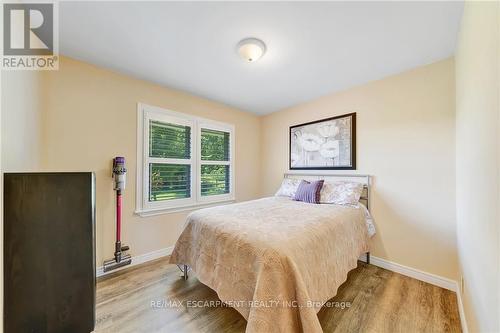 625 Golf Club Road, Hamilton, ON - Indoor Photo Showing Bedroom