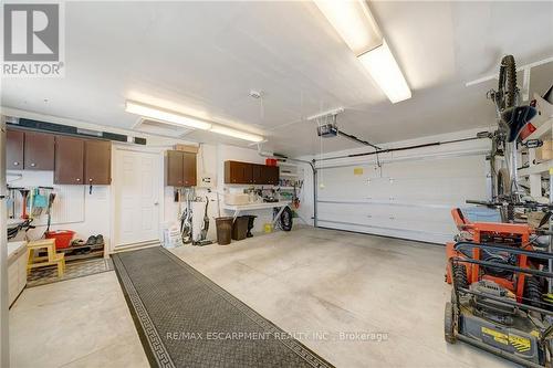 625 Golf Club Road, Hamilton, ON - Indoor Photo Showing Garage