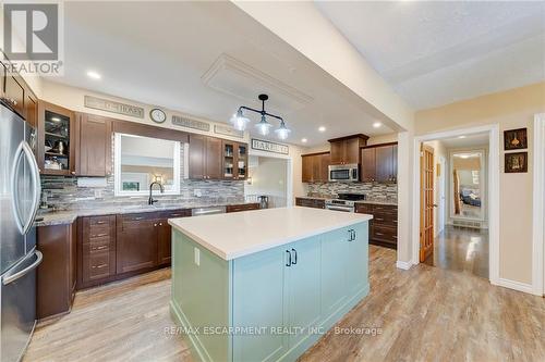 625 Golf Club Road, Hamilton, ON - Indoor Photo Showing Kitchen With Upgraded Kitchen