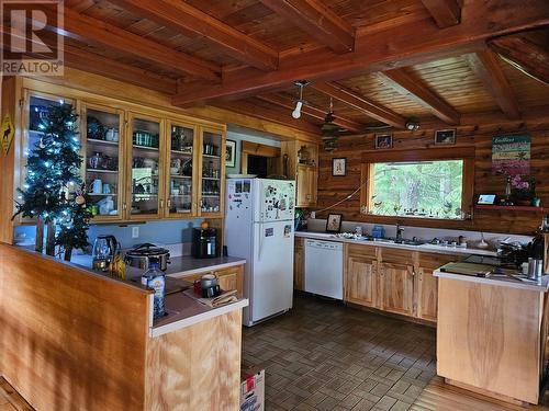 7703 6 Highway, Fauquier, BC - Indoor Photo Showing Kitchen With Double Sink