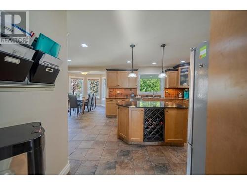 831 309Th  Street, Cranbrook, BC - Indoor Photo Showing Kitchen