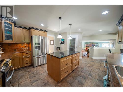 831 309Th  Street, Cranbrook, BC - Indoor Photo Showing Kitchen With Upgraded Kitchen