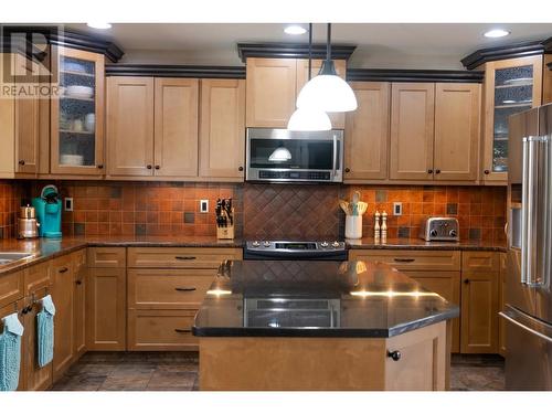 831 309Th  Street, Cranbrook, BC - Indoor Photo Showing Kitchen