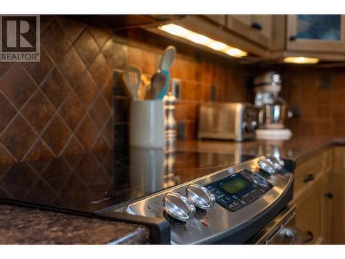 831 309Th  Street, Cranbrook, BC - Indoor Photo Showing Kitchen