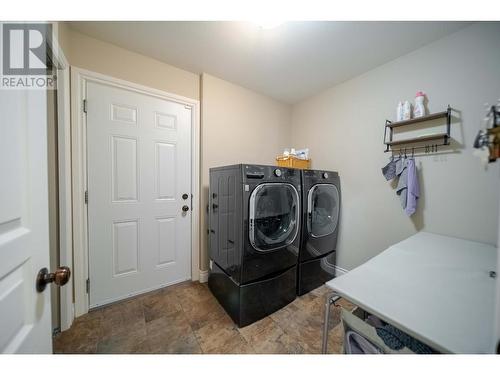 831 309Th  Street, Cranbrook, BC - Indoor Photo Showing Laundry Room