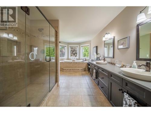 831 309Th  Street, Cranbrook, BC - Indoor Photo Showing Bathroom