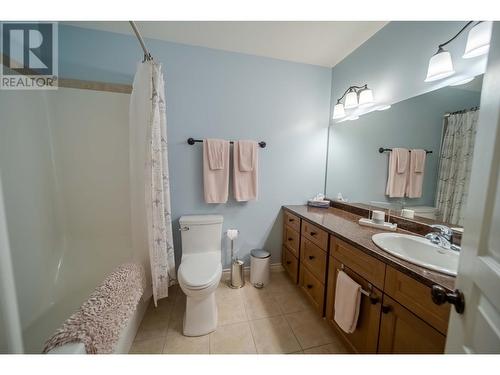 831 309Th  Street, Cranbrook, BC - Indoor Photo Showing Bathroom