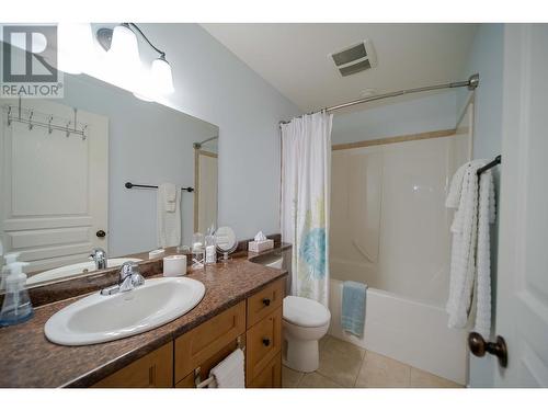 831 309Th  Street, Cranbrook, BC - Indoor Photo Showing Bathroom