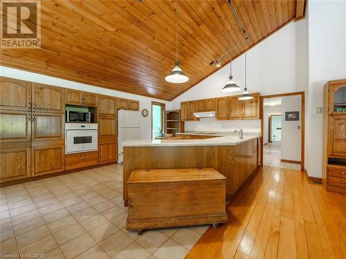 35 Avele Road, South Bruce Peninsula, ON - Indoor Photo Showing Kitchen