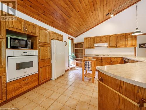 35 Avele Road, South Bruce Peninsula, ON - Indoor Photo Showing Kitchen