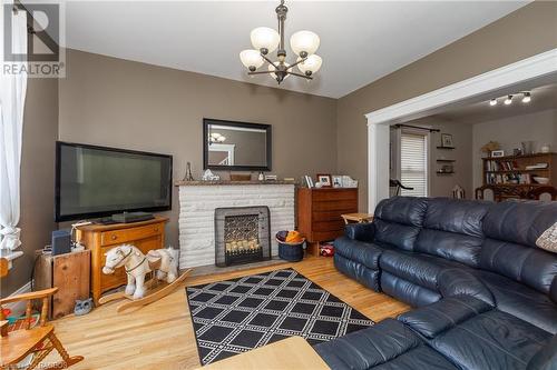 264 E 5Th Street E, Owen Sound, ON - Indoor Photo Showing Living Room With Fireplace