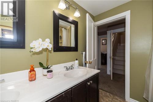 264 E 5Th Street E, Owen Sound, ON - Indoor Photo Showing Bathroom