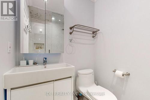 327 Mckee Avenue, Toronto (Willowdale East), ON - Indoor Photo Showing Bathroom