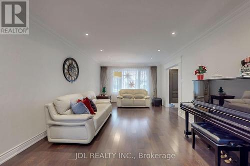 327 Mckee Avenue, Toronto (Willowdale East), ON - Indoor Photo Showing Living Room