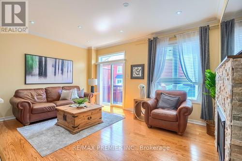 5414 Bellaggio Crescent, Mississauga (East Credit), ON - Indoor Photo Showing Living Room