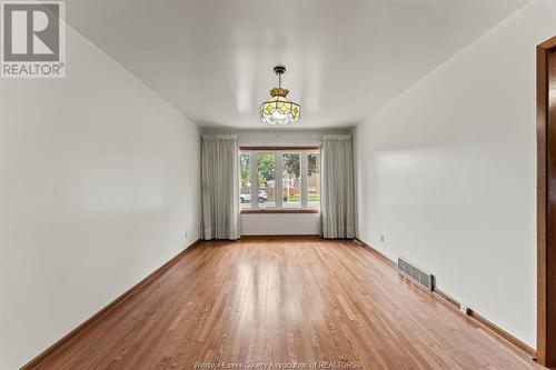 114 Orange Street, Leamington, ON - Indoor Photo Showing Other Room