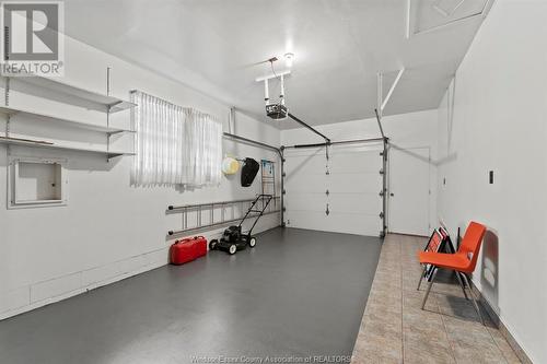 114 Orange Street, Leamington, ON - Indoor Photo Showing Garage