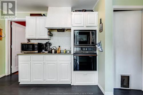 858 Chilver Road, Windsor, ON - Indoor Photo Showing Kitchen