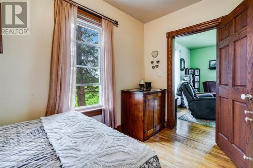 1612 County Rd 8, Leamington, ON - Indoor Photo Showing Bedroom