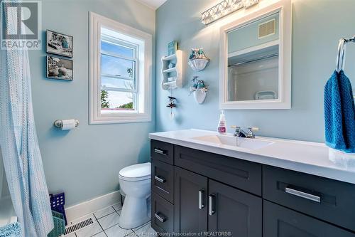 1612 County Rd 8, Leamington, ON - Indoor Photo Showing Bathroom