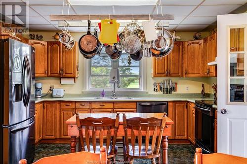 1612 County Rd 8, Leamington, ON - Indoor Photo Showing Kitchen