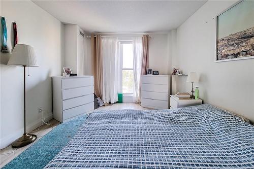 135 James Street S|Unit #809, Hamilton, ON - Indoor Photo Showing Bedroom