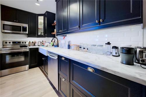 135 James Street S|Unit #809, Hamilton, ON - Indoor Photo Showing Kitchen With Upgraded Kitchen